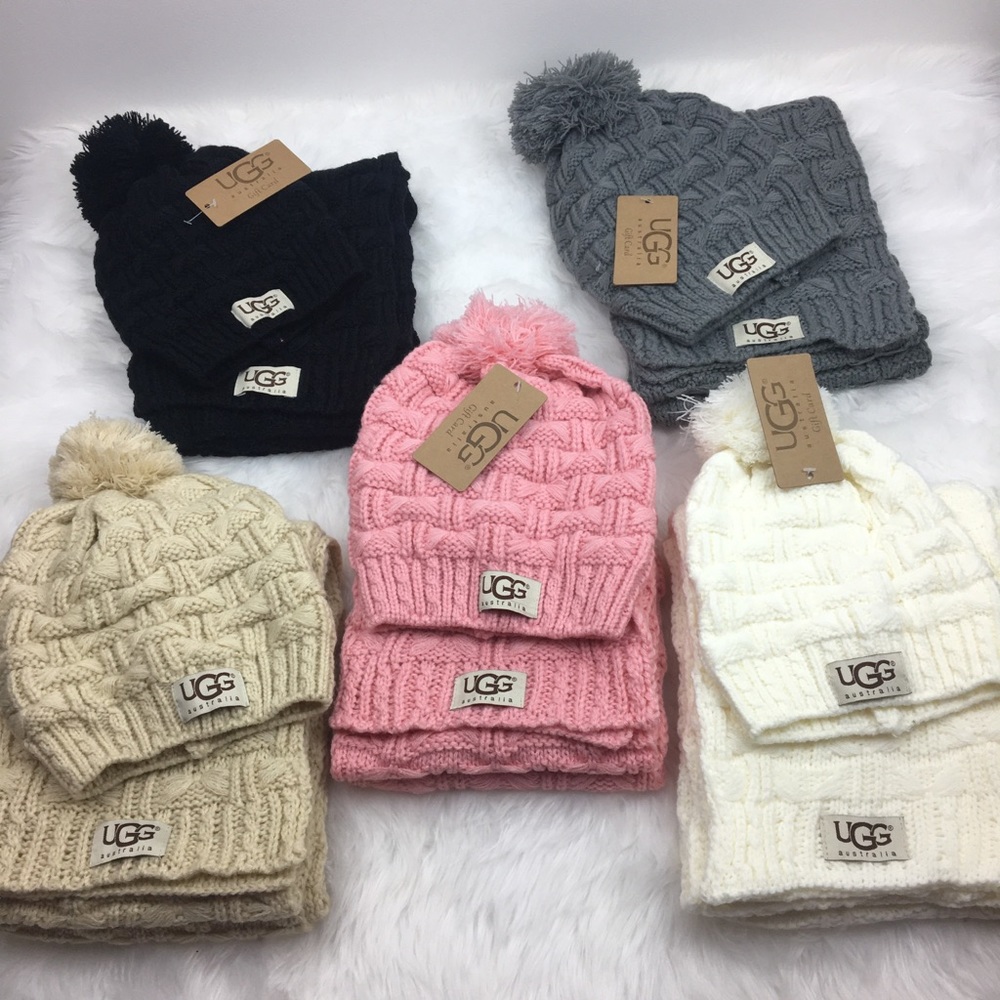 UGG  hat and scarf set - Picture 6 of 6